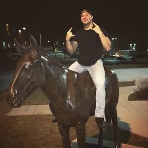 Meet your Posher, Cody